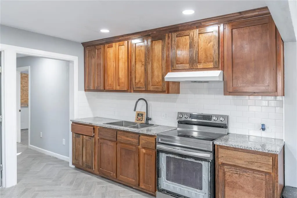 Photo 11 — 2104 Miramar Boulevard, Oklahoma City, OK 73111