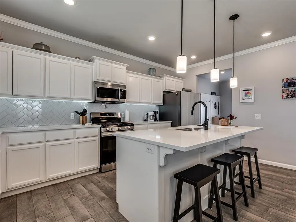 Photo 6 — 1920 Bellatona Boulevard, Norman, OK 73071