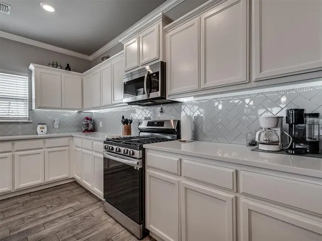 Photo 8 — 1920 Bellatona Boulevard, Norman, OK 73071