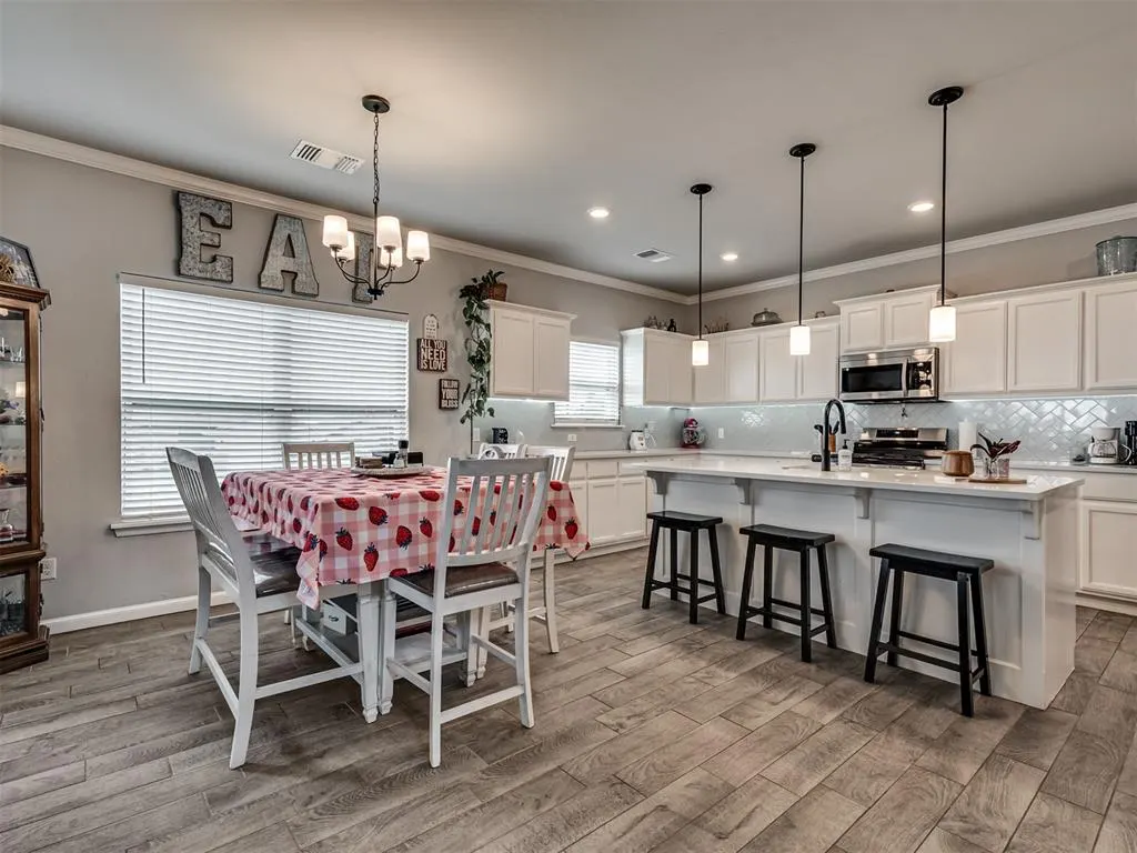 Photo 11 — 1920 Bellatona Boulevard, Norman, OK 73071
