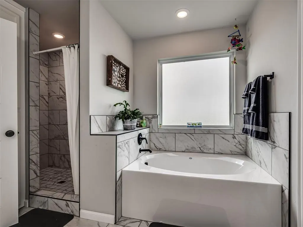Photo 21 — 1920 Bellatona Boulevard, Norman, OK 73071