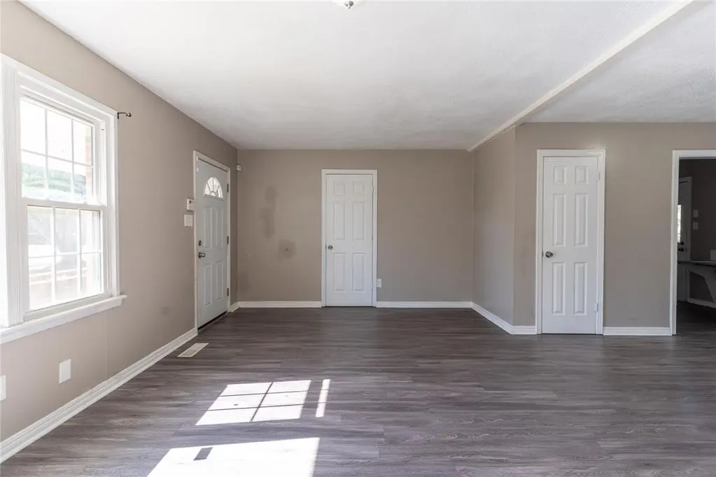 Photo 2 — 3129 NW 41st Street, Warr Acres, OK 73112
