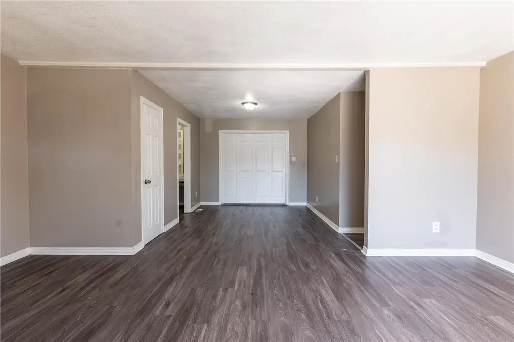 Photo 4 — 3129 NW 41st Street, Warr Acres, OK 73112