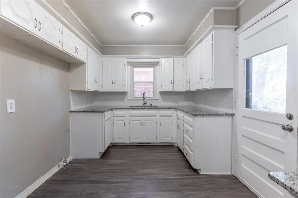 Photo 9 — 3129 NW 41st Street, Warr Acres, OK 73112