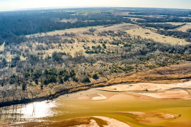 Photo 4 — 0000 E 1460 Street, Byars, OK 74831