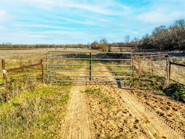 Photo 5 — 0000 E 1460 Street, Byars, OK 74831