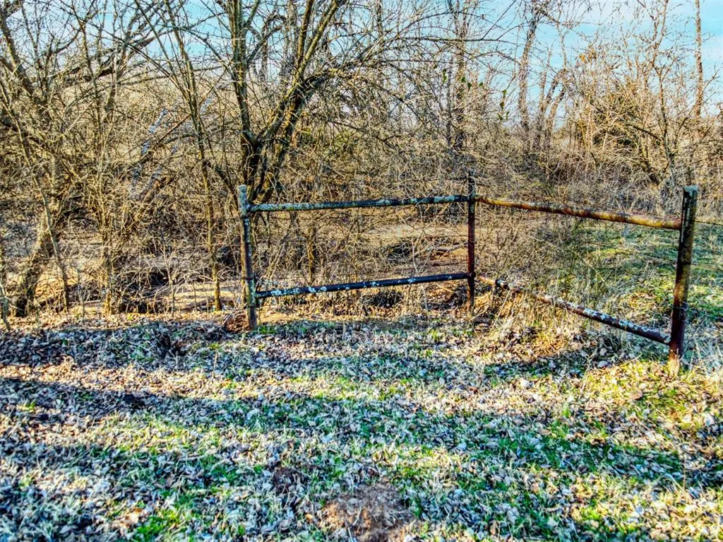 Photo 11 — 0000 E 1460 Street, Byars, OK 74831