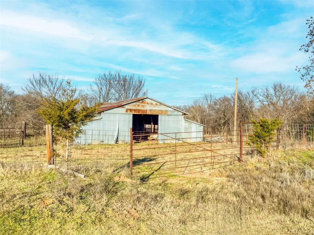 Photo 13 — 0000 E 1460 Street, Byars, OK 74831