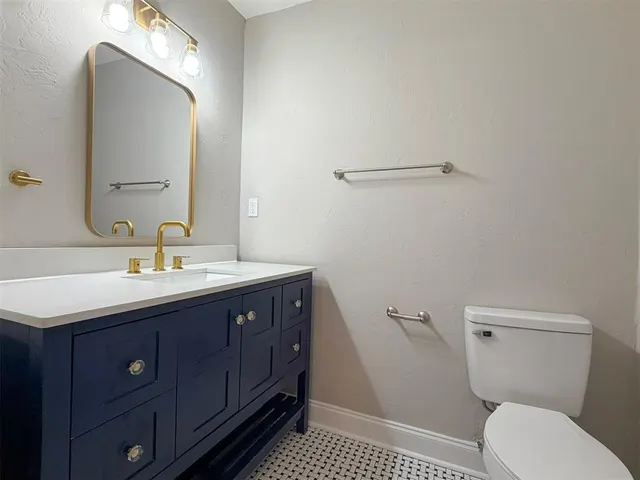 Photo 8 — 2820 NW 22nd Street, Oklahoma City, OK 73107