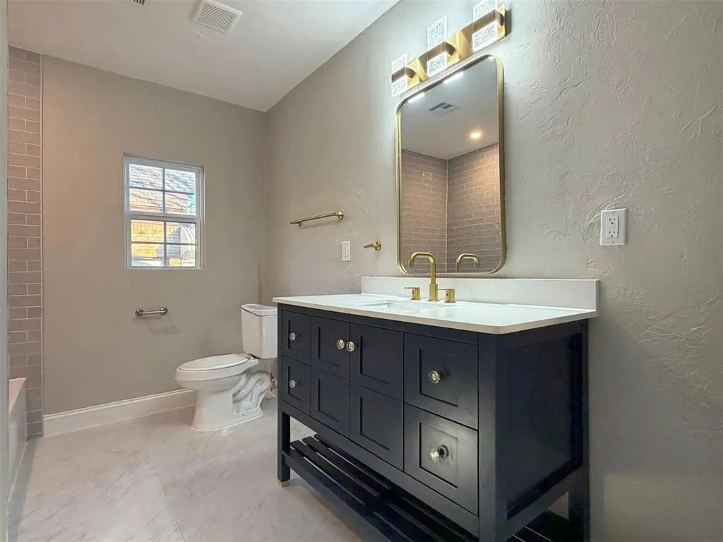 Photo 12 — 2820 NW 22nd Street, Oklahoma City, OK 73107