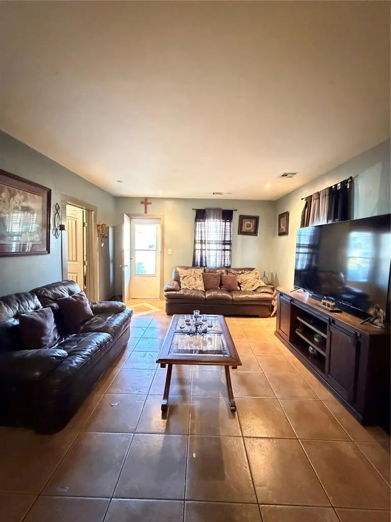Photo 3 — 1224 NW 8th Street, Oklahoma City, OK 73106