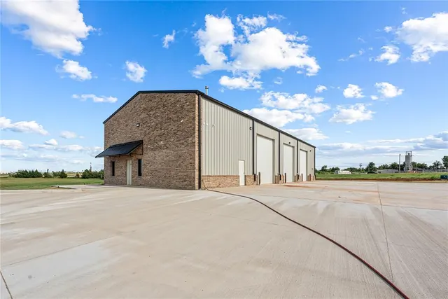 Photo 2 — 7624 NW 79th Place, Oklahoma City, OK 73132