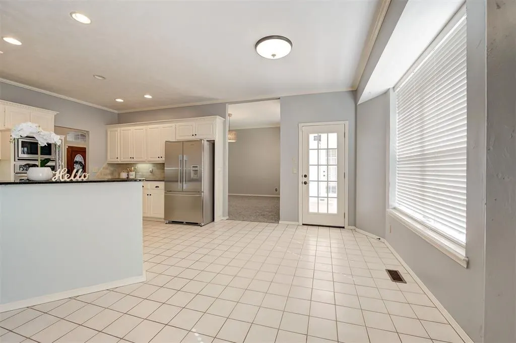 Photo 9 — 412 Kenswick Court, Edmond, OK 73034
