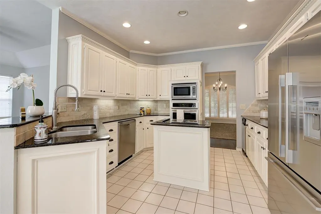 Photo 11 — 412 Kenswick Court, Edmond, OK 73034
