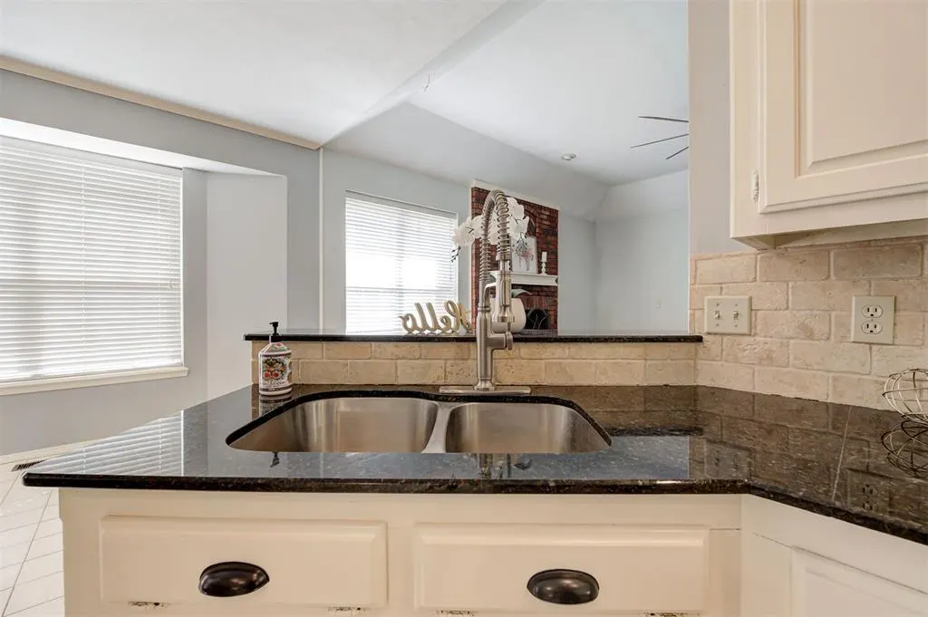 Photo 14 — 412 Kenswick Court, Edmond, OK 73034