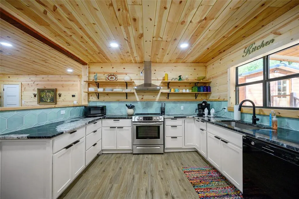 Photo 11 — 180 Johnboat Lane, Broken Bow, OK 74728