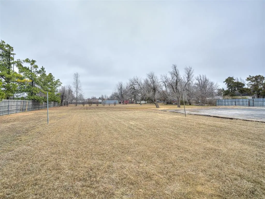 Photo 7 — 5707 NW 42nd Street, Warr Acres, OK 73122