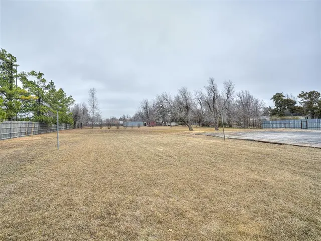 Photo 7 — 5707 NW 42nd Street, Warr Acres, OK 73122