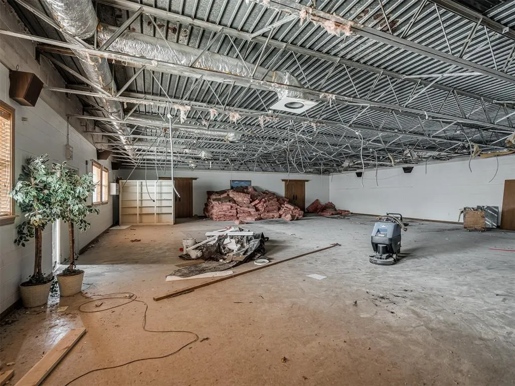 Photo 8 — 5707 NW 42nd Street, Warr Acres, OK 73122