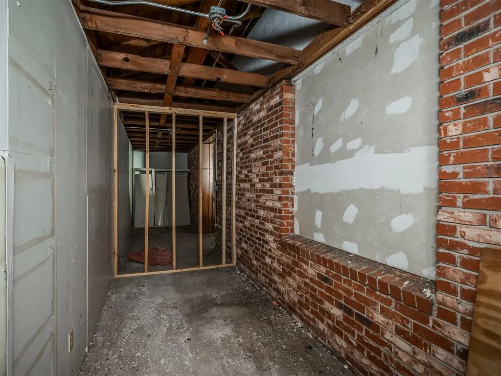 Photo 15 — 5707 NW 42nd Street, Warr Acres, OK 73122
