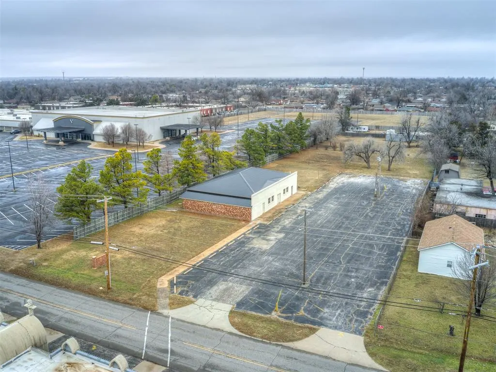 Photo 28 — 5707 NW 42nd Street, Warr Acres, OK 73122