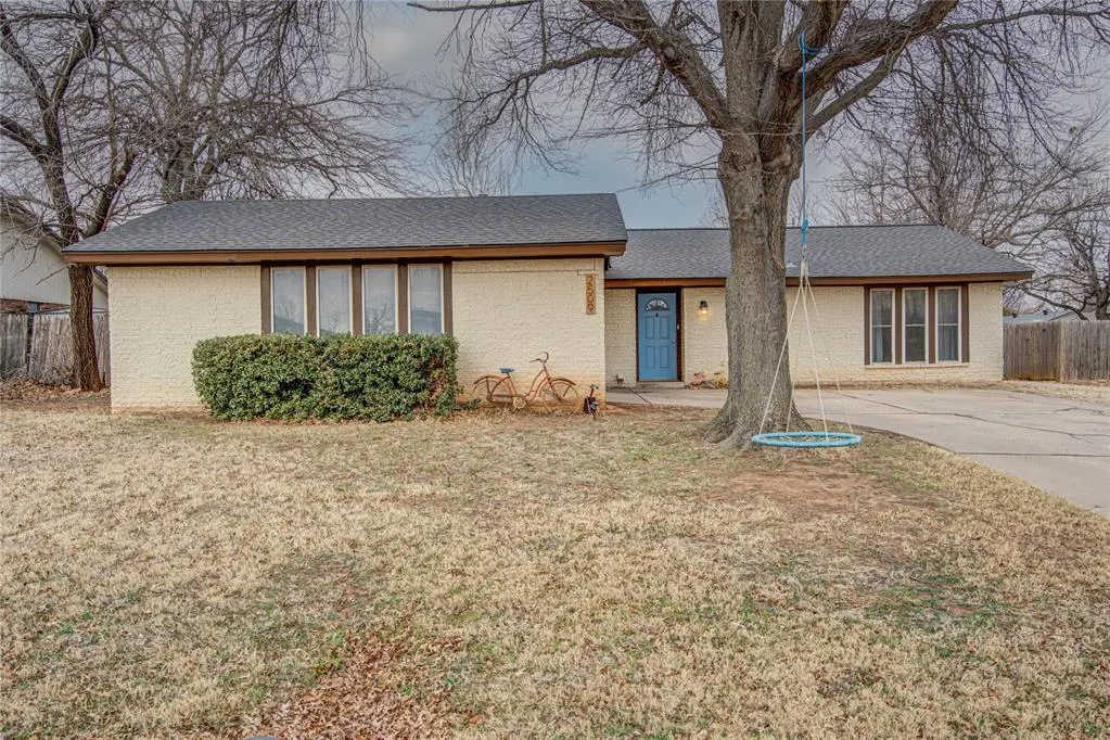 Photo 2 — 2509 Cedar Park Drive, Oklahoma City, OK 73120