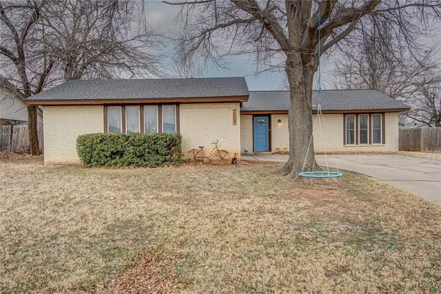 Photo 2 — 2509 Cedar Park Drive, Oklahoma City, OK 73120