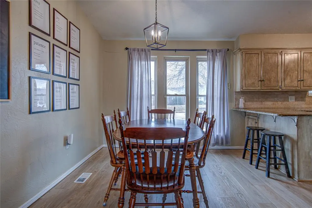 Photo 11 — 2509 Cedar Park Drive, Oklahoma City, OK 73120