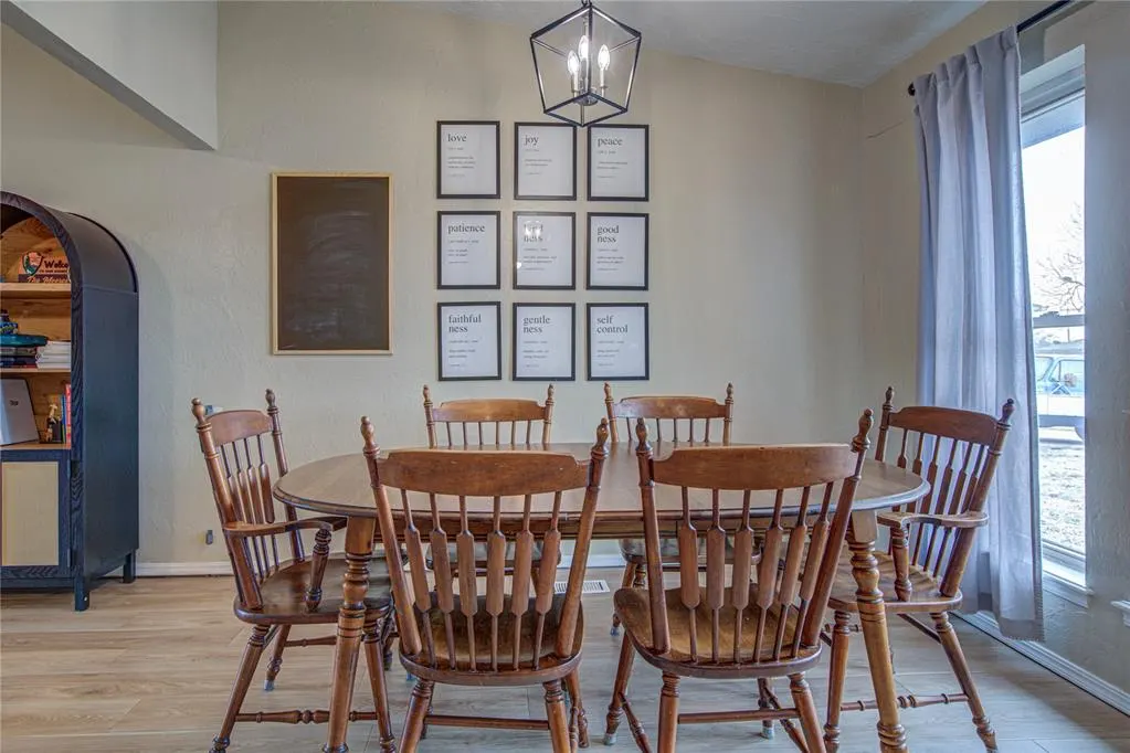 Photo 12 — 2509 Cedar Park Drive, Oklahoma City, OK 73120