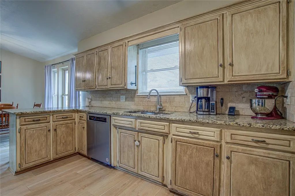Photo 16 — 2509 Cedar Park Drive, Oklahoma City, OK 73120