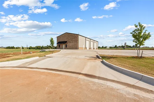 Photo 3 — 7612 NW 79th Place, Oklahoma City, OK 73132