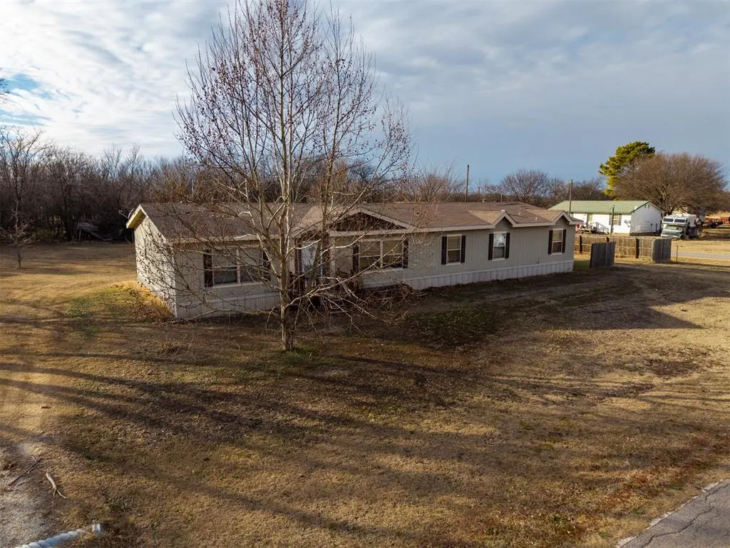 Photo 2 — 213 S 2nd Street, Byars, OK 74831