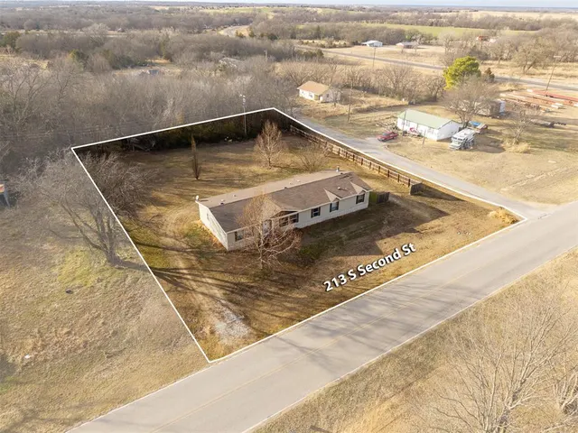 Photo 3 — 213 S 2nd Street, Byars, OK 74831