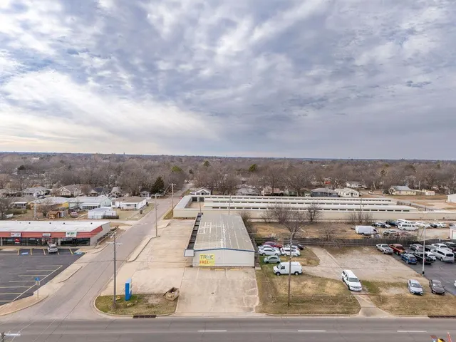 Photo 3 — 1202 N Harrison Avenue, Shawnee, OK 74801
