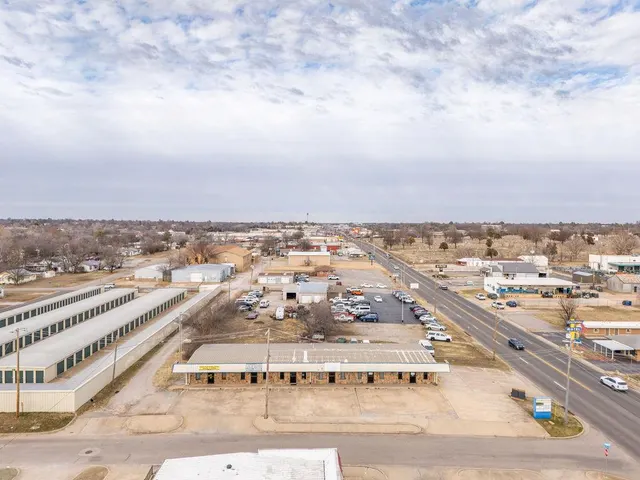 Photo 5 — 1202 N Harrison Avenue, Shawnee, OK 74801