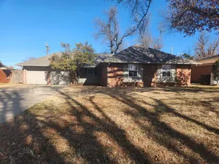 Sold home at 4105 NW 44th Street