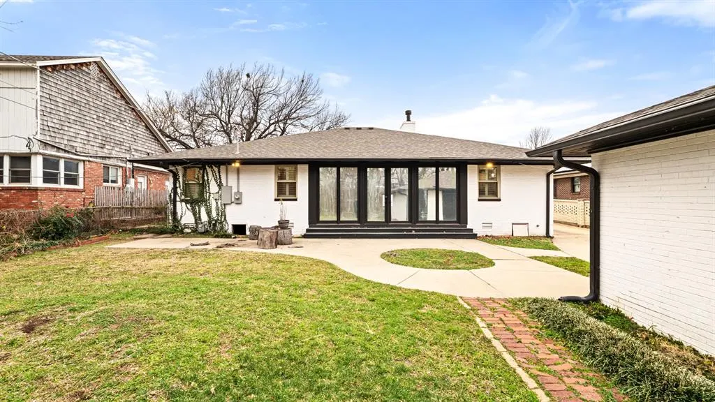 Photo 3 — 4200 N Harvey Parkway, Oklahoma City, OK 73118