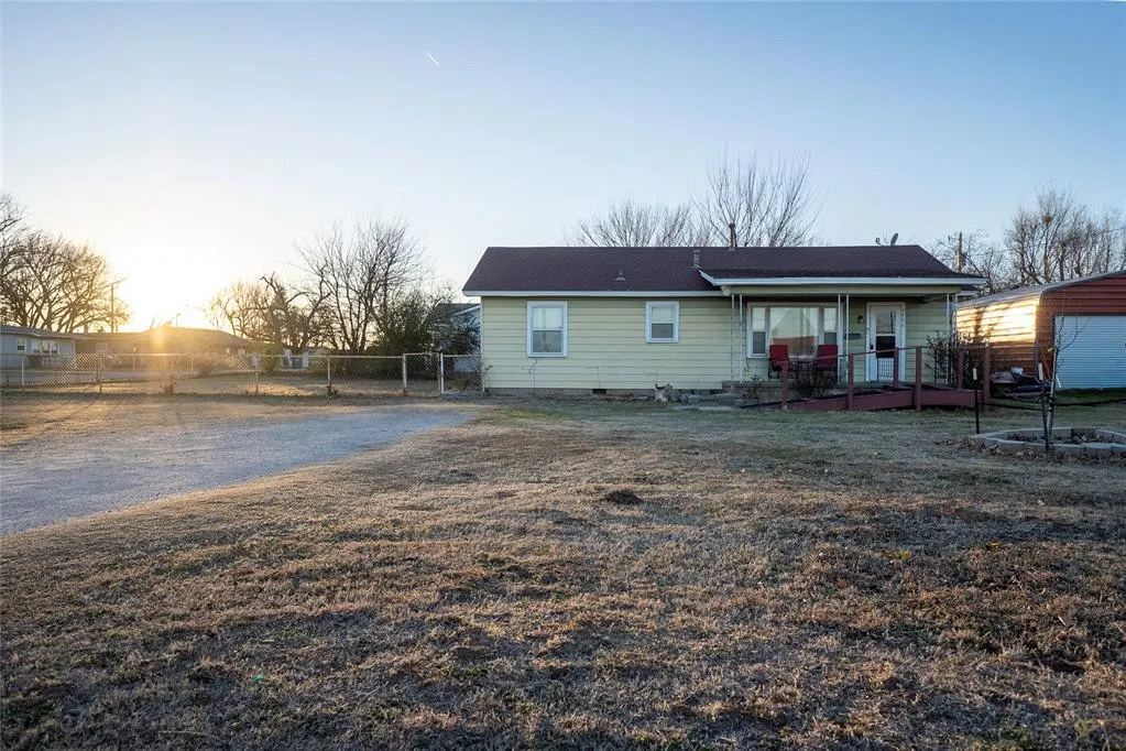 Photo 2 — 3406 N Market Avenue, Shawnee, OK 74804