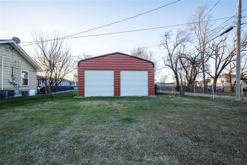 Photo 4 — 3406 N Market Avenue, Shawnee, OK 74804