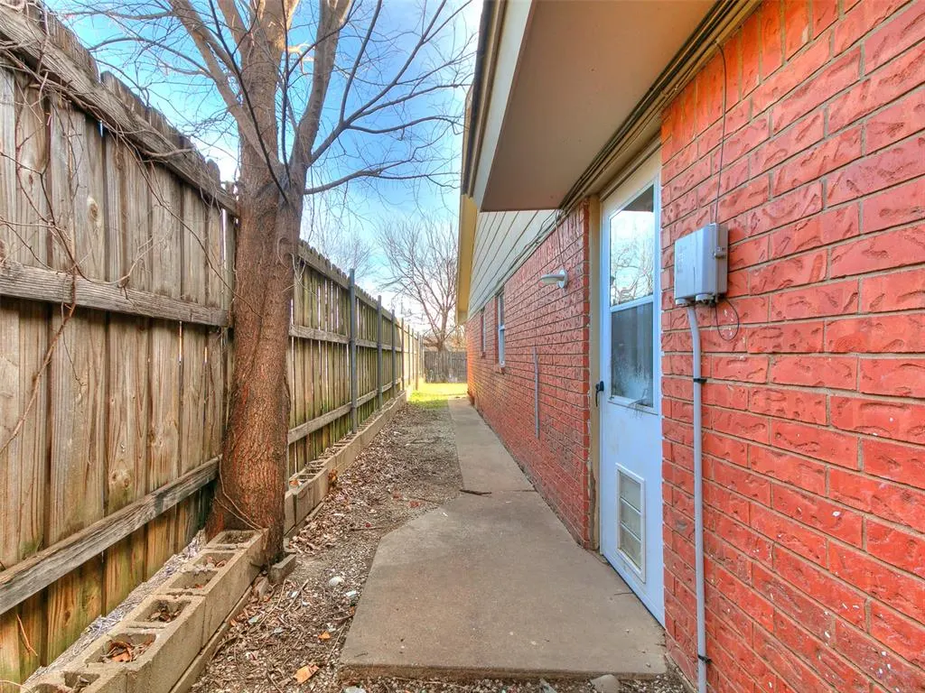 Photo 12 — 1914 N Moulton Court, Oklahoma City, OK 73127