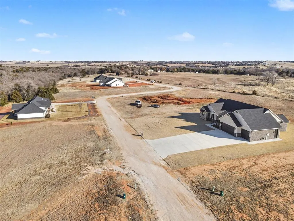 Photo 10 — 1101 Creekside Trail, Guthrie, OK 73044