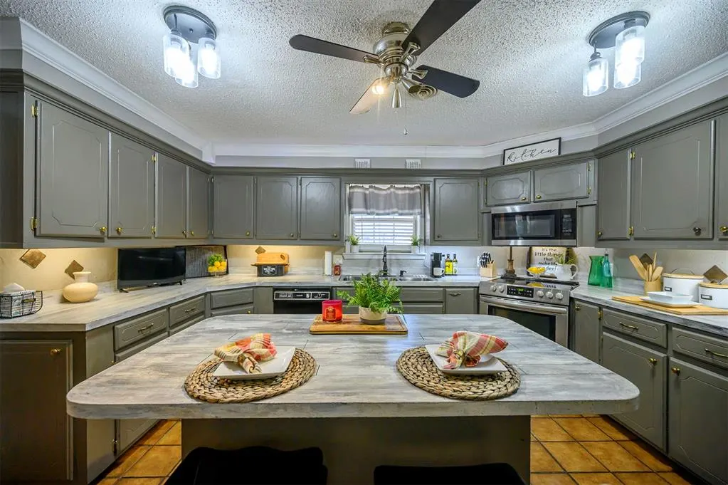 Photo 11 — 715 SE Avenue M, Idabel, OK 74745