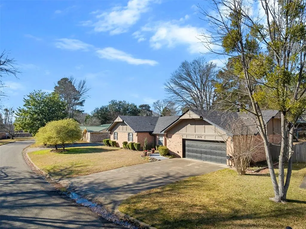 Photo 36 — 715 SE Avenue M, Idabel, OK 74745