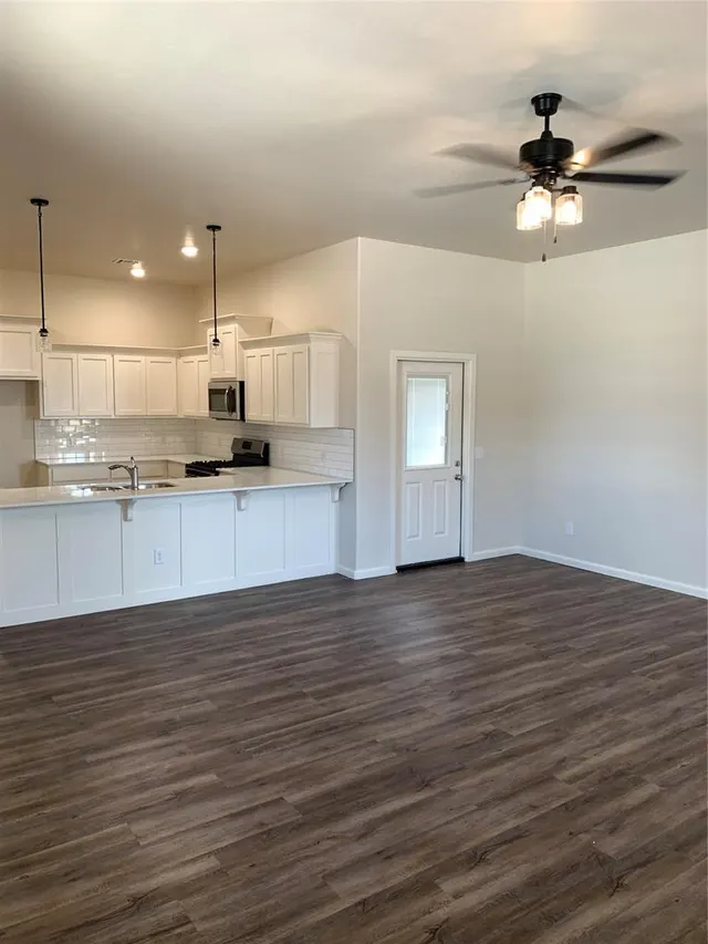 Photo 2 — 3215 Enclave Place, Norman, OK 73072