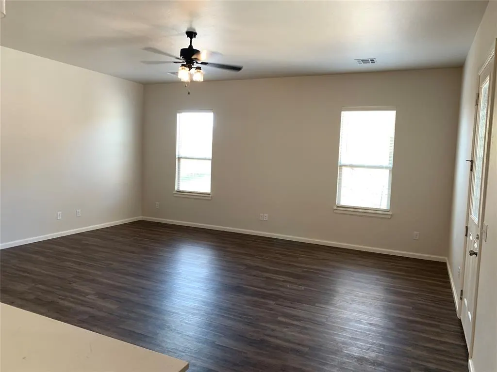 Photo 6 — 3215 Enclave Place, Norman, OK 73072