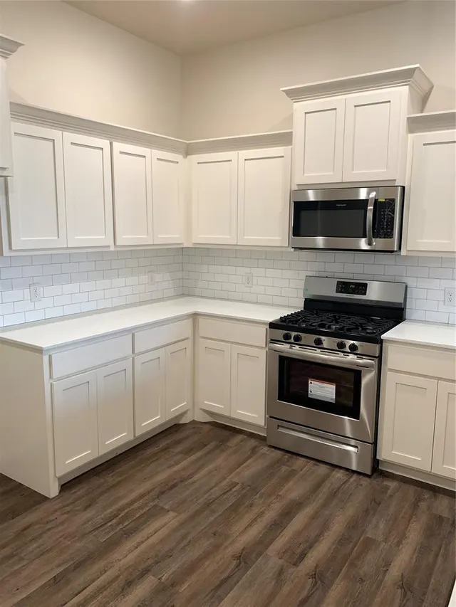Photo 7 — 3215 Enclave Place, Norman, OK 73072