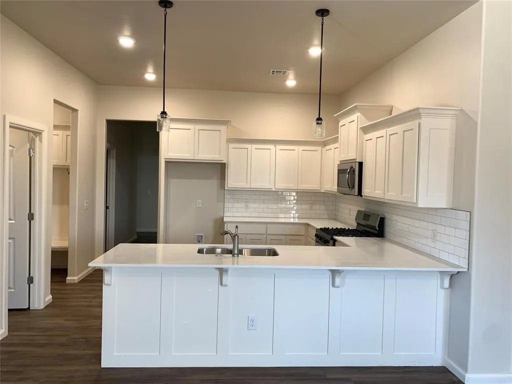 Photo 8 — 3215 Enclave Place, Norman, OK 73072