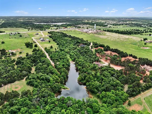 Photo 3 — 981 Meadow park Road, Guthrie, OK 73044