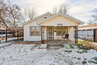 Sold home at 404 SW 38th Street