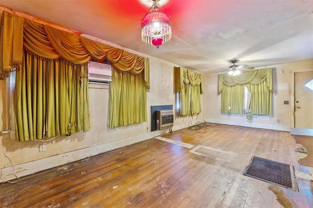 Photo 10 — 404 SW 38th Street, Oklahoma City, OK 73109
